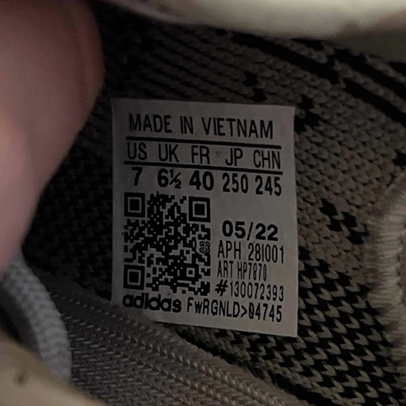 Yeezy boost 350 V2 ‘slate’ - Picture 3 of 3